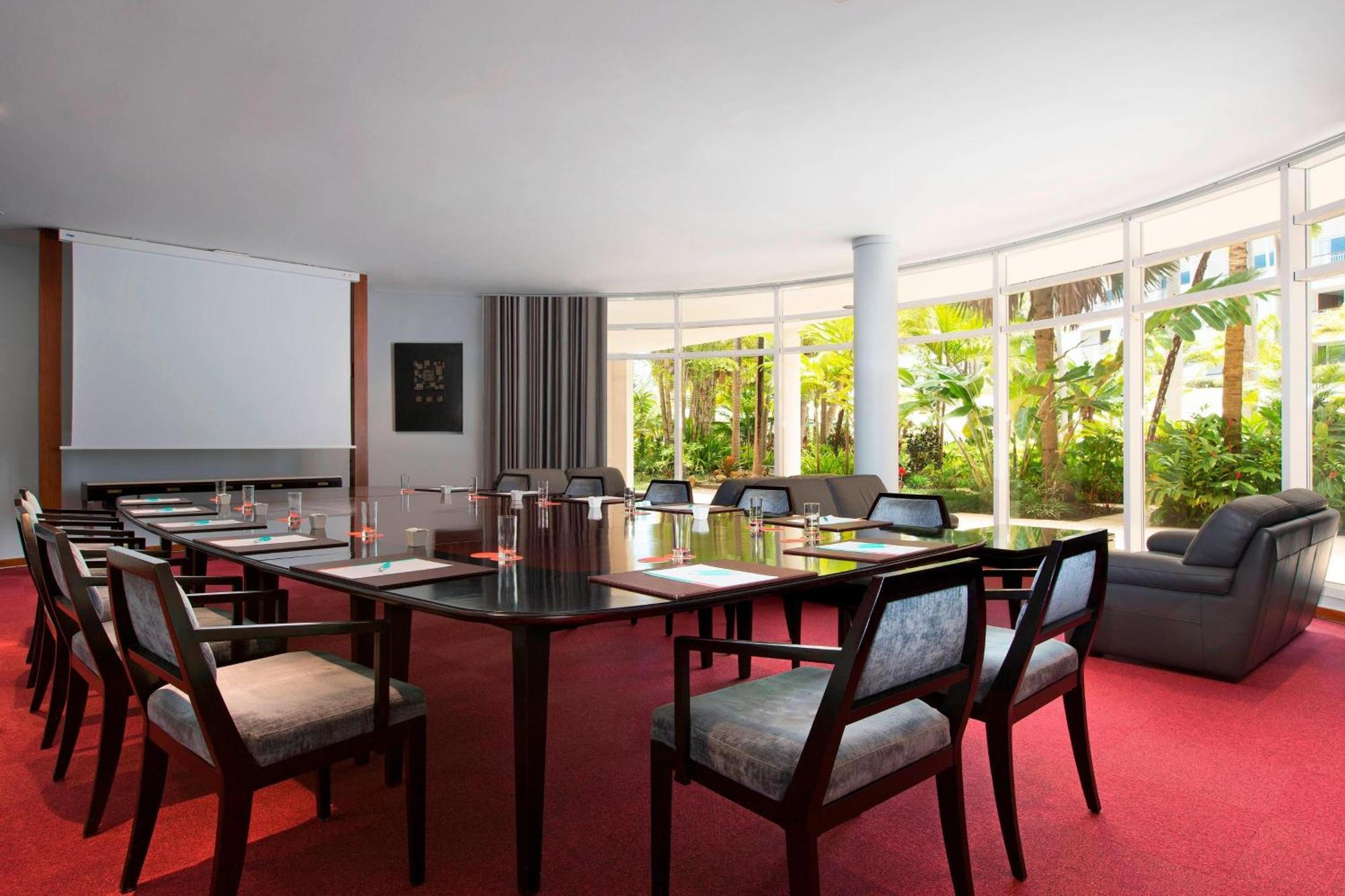 Le Meridien Noumea Resort & Spa Exterior photo